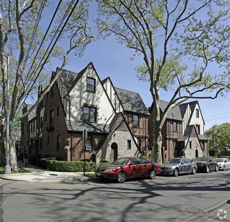 Fairfield Tudor at Auburndale Apartments .